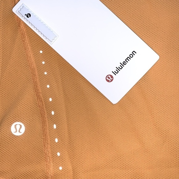 NWT LULULEMON LIGHTWEIGHT RUNNING TRAINING TEE SHIRT SHORT TOP yoga run pilates - Picture 4 of 6